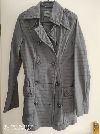 Trenchs gris