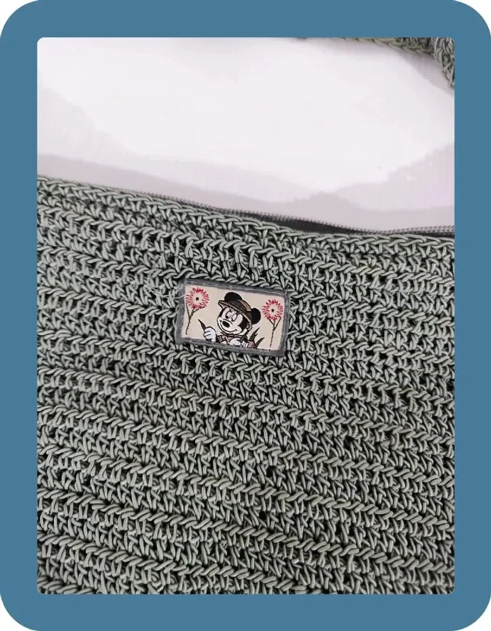 Sac porté épaule vert Disney Store, très bon état, 36x30cm - photo numéro 2