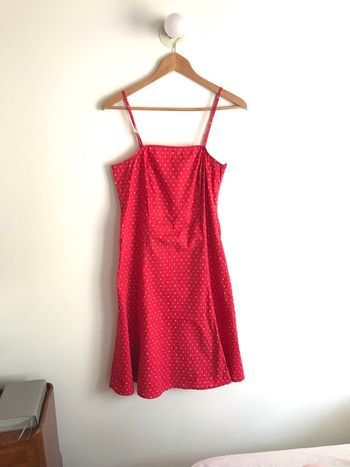 Robe rouge à pois blancs à fines bretelles Yessica taille 40