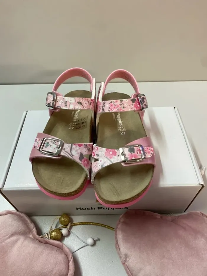 Sandales fleuries fille (neuf) - Taille 27 - photo numéro 2