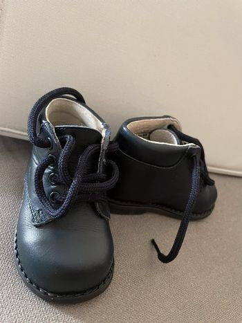 Chaussure bébé taille 18
