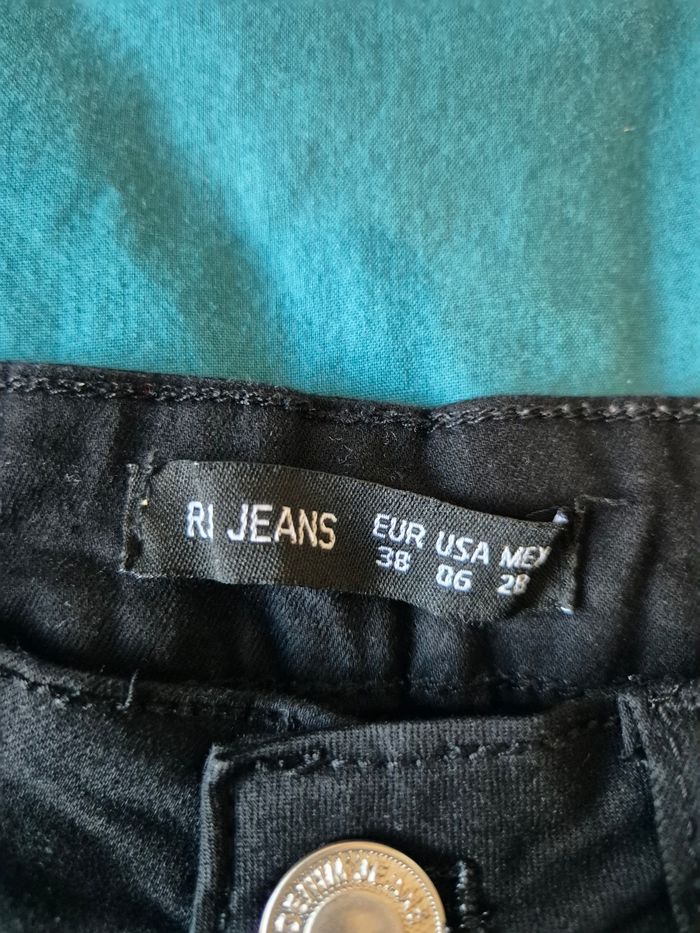 Short noir - photo numéro 3