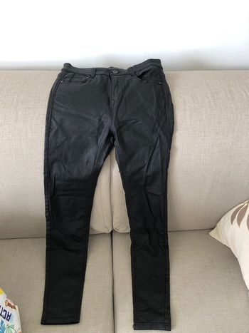Pantalon effet huilé stradivarius