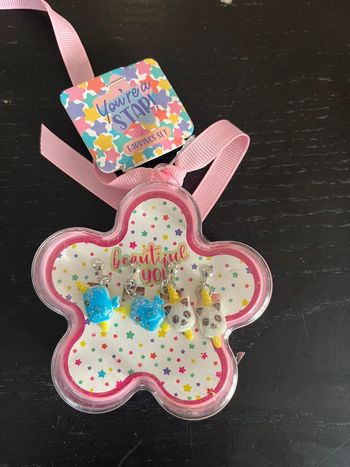 2 paires de boucles d’oreille