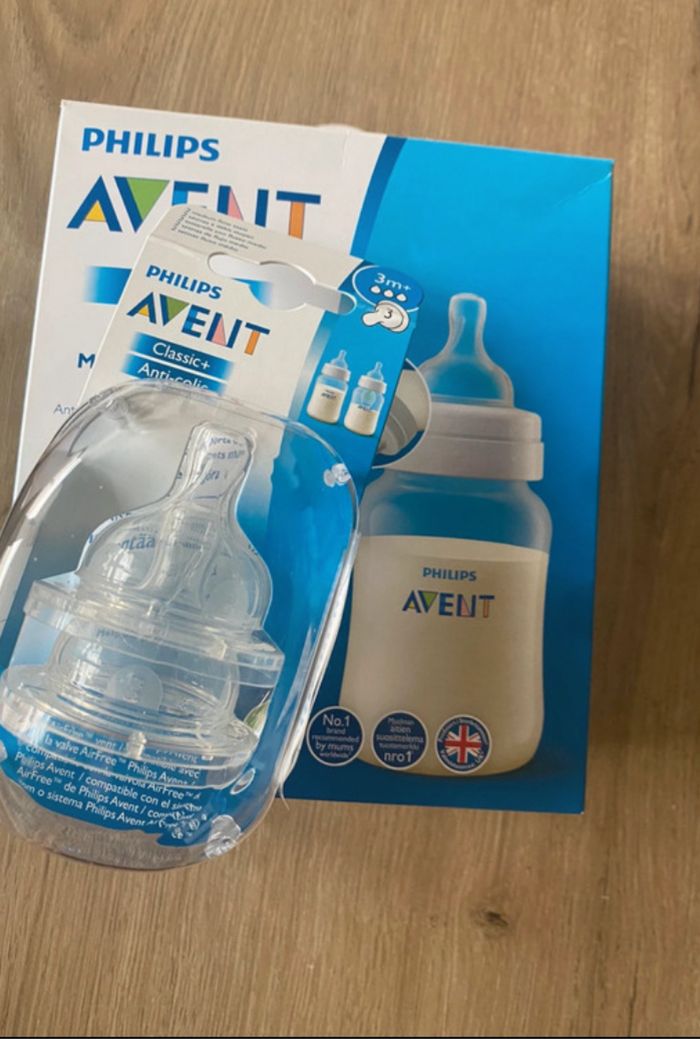 Biberons et tétine avent