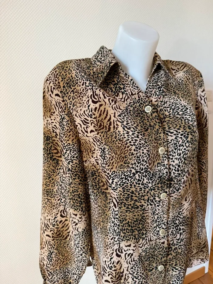 Chemisier vintage léopard en très bon état taille 40-42 damart - photo numéro 2