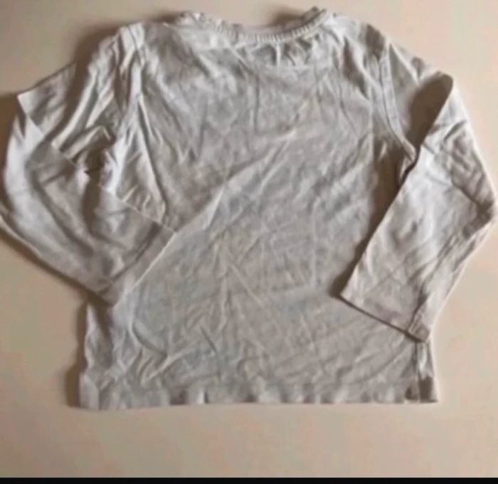 T-shirt / Sous-pull à manches longues TRÈS BON ÉTAT pour garçon taille 4 ans couleur blanc - photo numéro 3