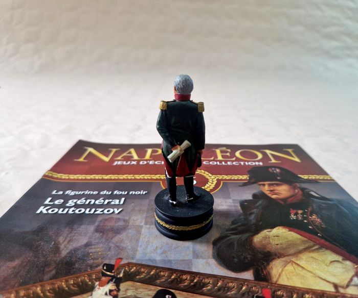 Figurine  , Napoléon , jeux d'échec de collection  , numéro 6 , le général Koutouzov - photo numéro 3