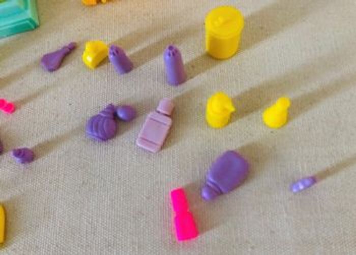 Lot de 24 accessoires barbie magasin beauté - photo numéro 5