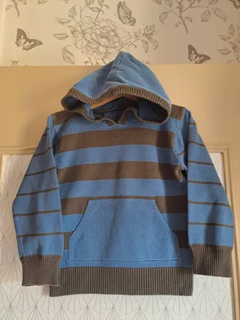 Pull à capuche garçon Hpw 5 ans comme neuf