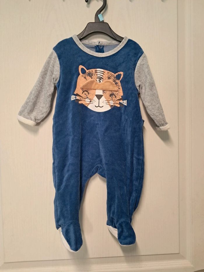 6 pyjamas de 6 mois - photo numéro 11