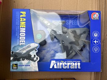 Avion télécommandé neuf