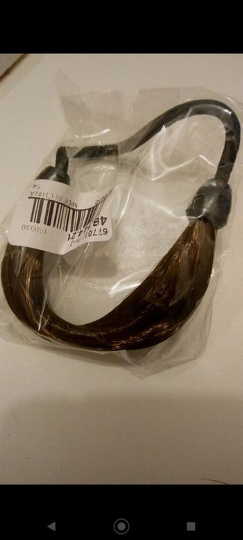 Élastique pour cheveux châtains