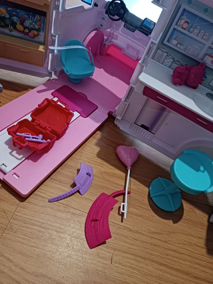 Ambulance Barbie - photo numéro 5