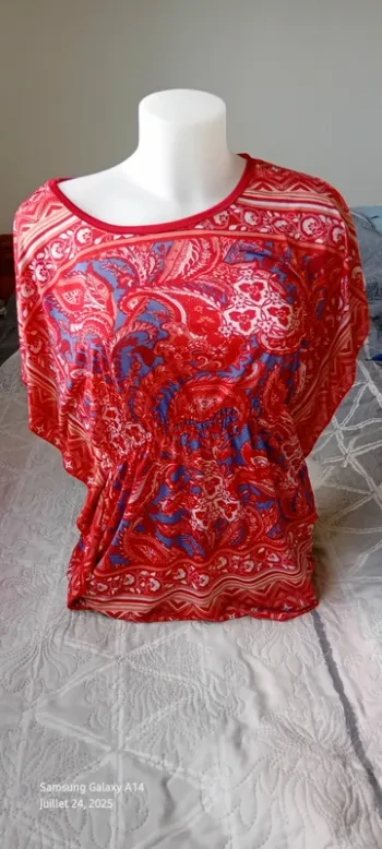 Tunique poncho manches papillon volantées motif floral rouge femme Taille 2 Toumaï