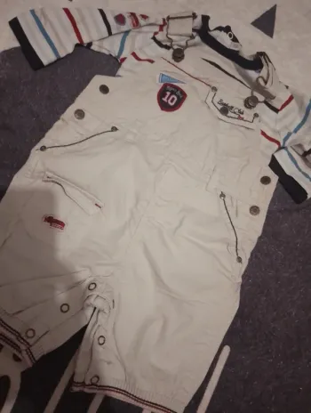 Salopette short et son t shirt
