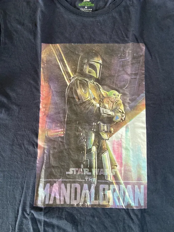 T-shirt noir avec impression