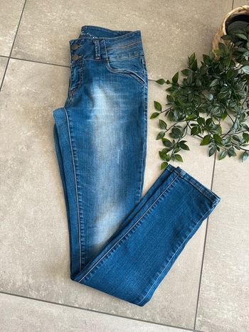 Jean femme : cache cache 36