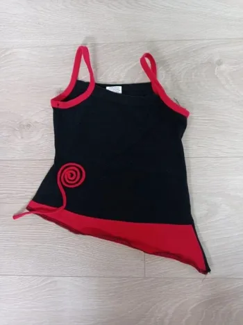 Débardeur noir et rouge 2-3 ans