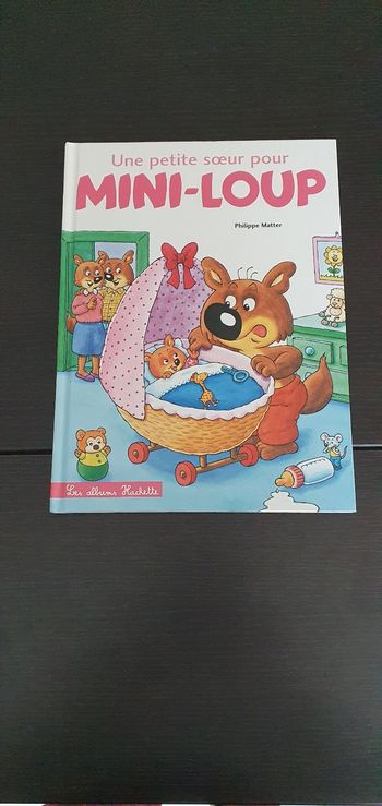 Une petite sœur pour Mini loup