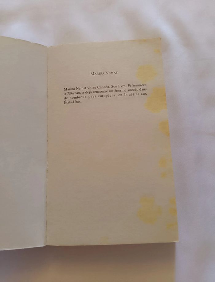 Livre: prisonnière a Téhéran - photo numéro 4