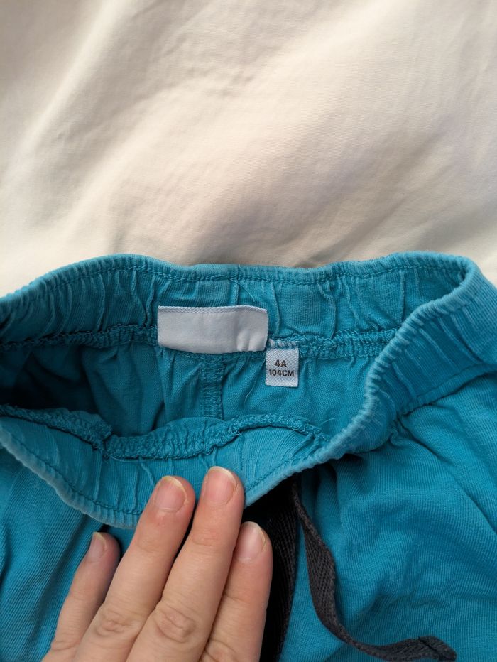 Short bleu 4 ans - photo numéro 2