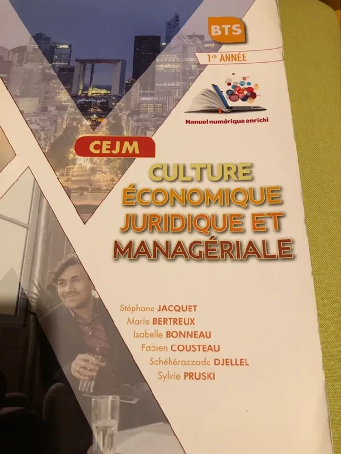 Cahier livre culture économique juridique et manageriale BTS 1ere année - photo numéro 2