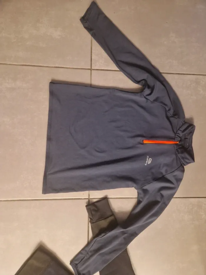 Lot 2 tee-shirts manches longues chaudes 8 ans - photo numéro 2