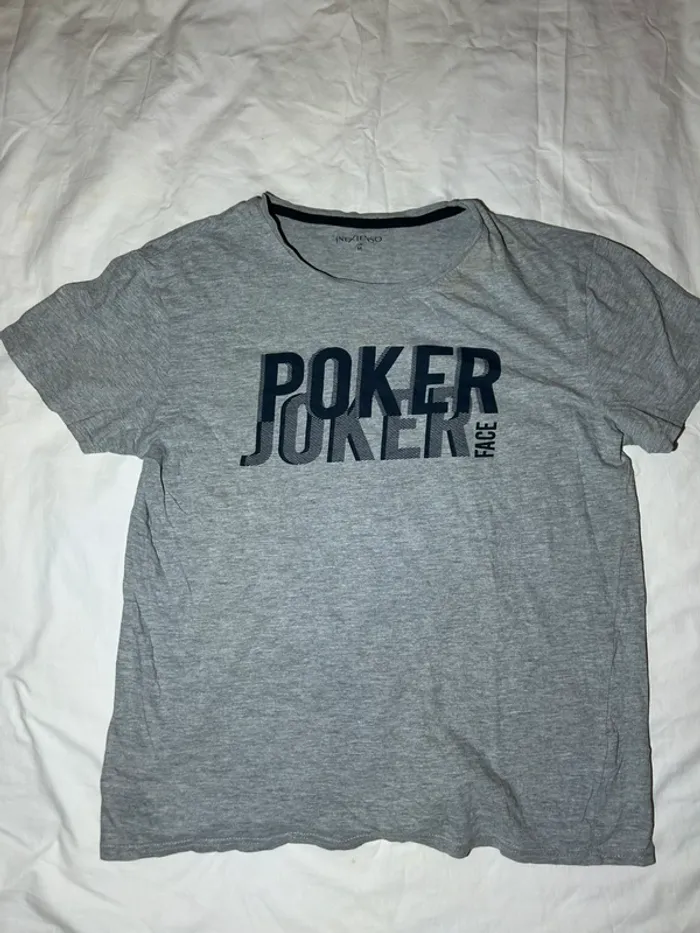 T-shirt imprimé in extenso