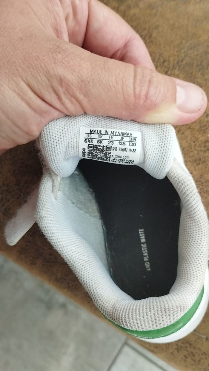 Baskets Adidas blanches -  23 - photo numéro 3