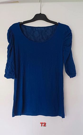 Tee shirt épaules bouffantes