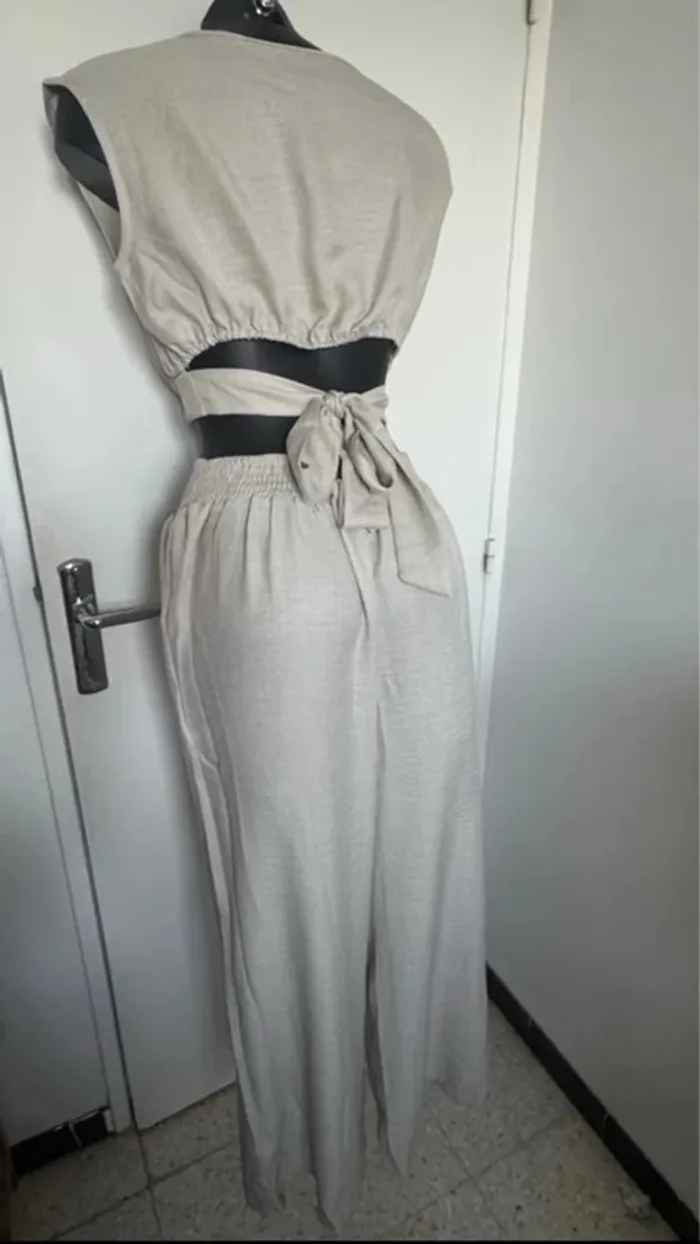 Top + pantalon élégant taille M femme - photo numéro 3