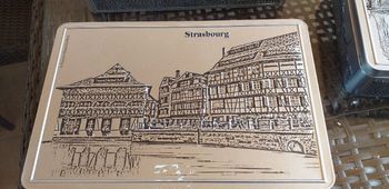 Jolie boîte en fer souvenir Strasbourg