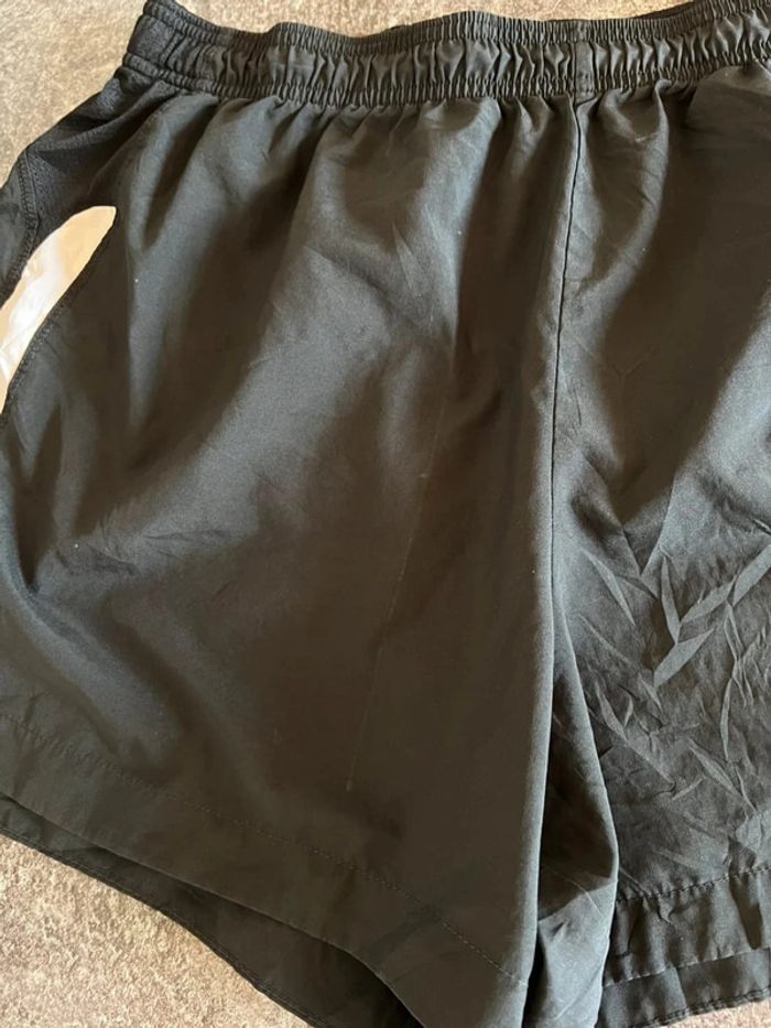 Short sport noir femme Nike taille XL Pantalón corto deportivo mujer Pantaloncino donna Damen - photo numéro 2