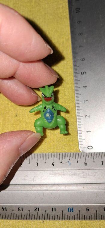 Pokemon figurine