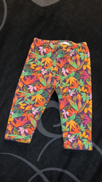 Pantalon coloré fleuri