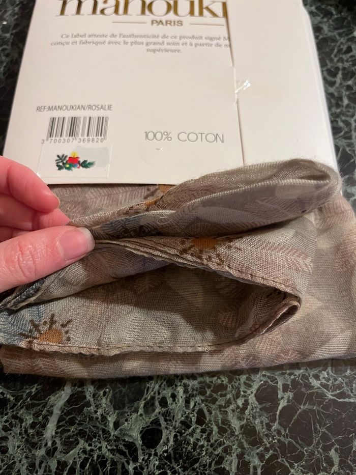 Foulard Manoukian dans les tons marrons neuf avec étiquette - photo numéro 7