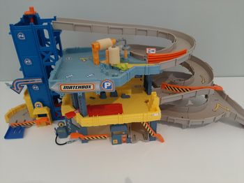 Garage matchbox