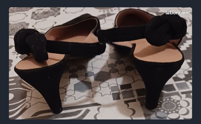 Escarpins à talons ouverts, noeuds sur les côtés extérieurs - photo numéro 3