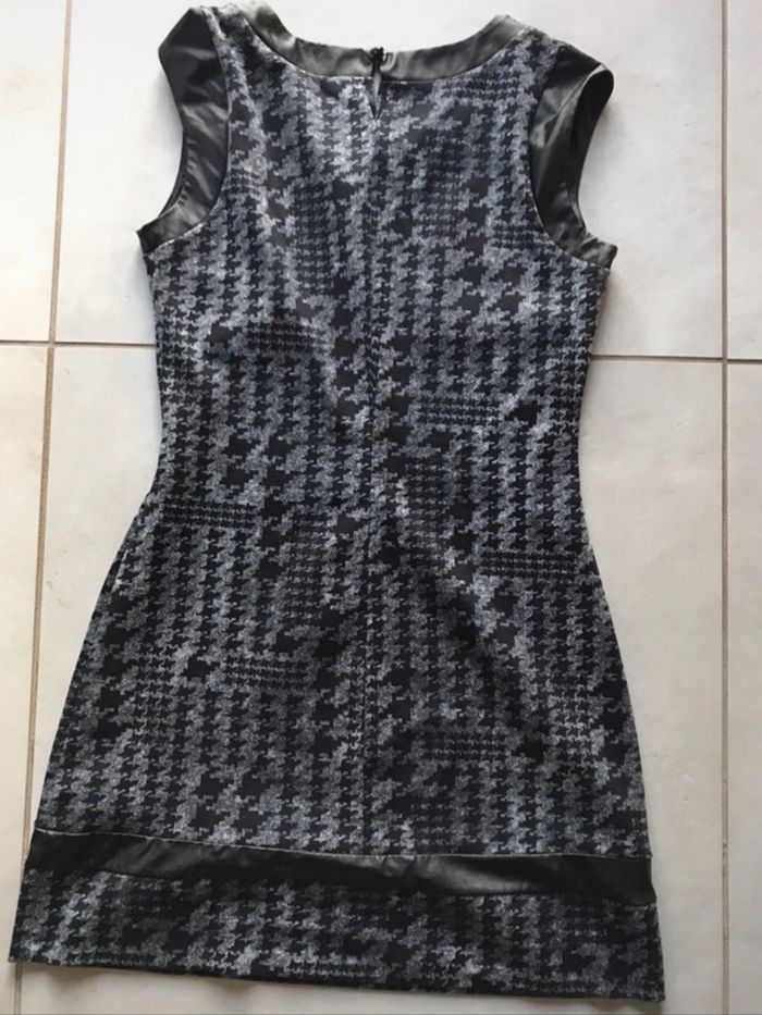 Robe grise et noire taille 38 - photo numéro 2