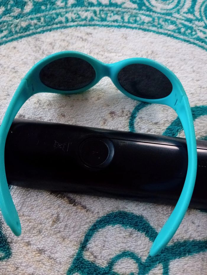 Lunettes bleues pour 12/18 mois - photo numéro 2