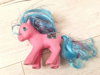 Jouet Mon petit poney vintage My little pony rose motifs crinière bleue et rose brillante 1987