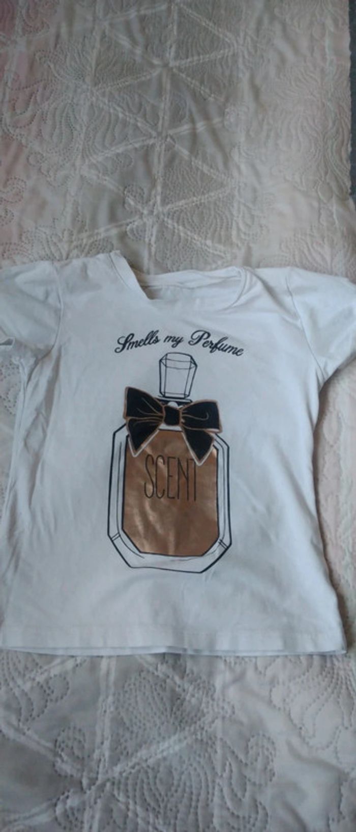 Tee shirt imprimé flacon de parfum blanc fille 8 ans