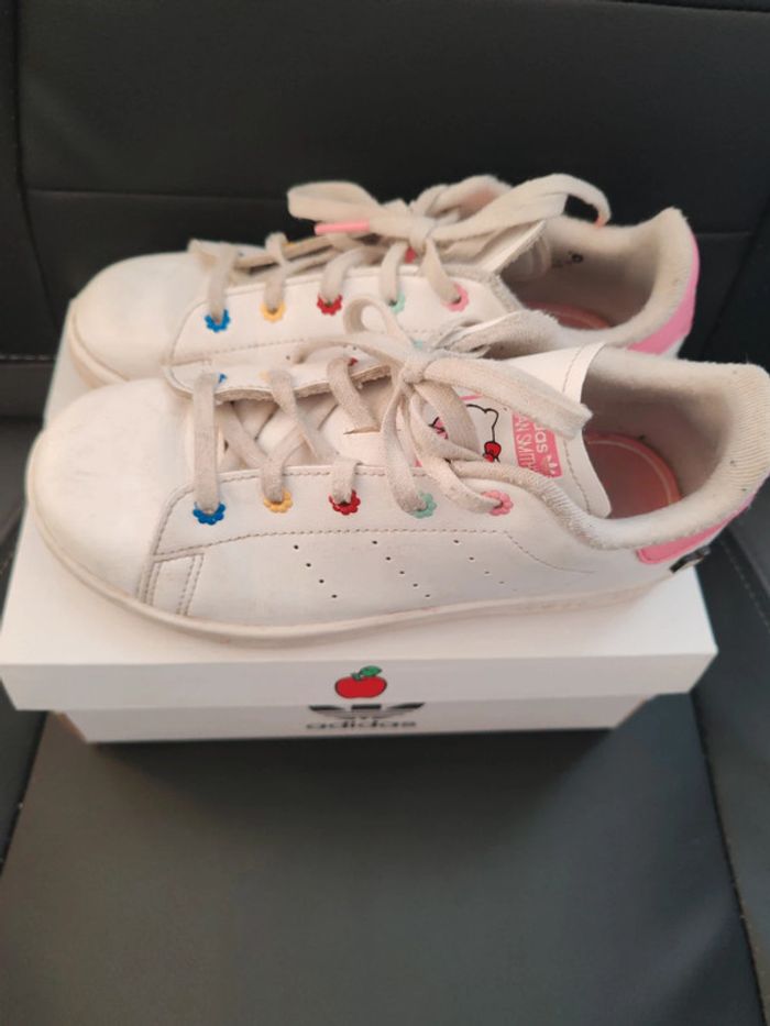 Stan Smith Hello Kitty 32