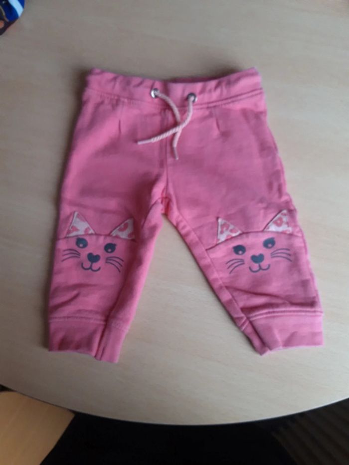 Pantalon type jogging 6-9 mois