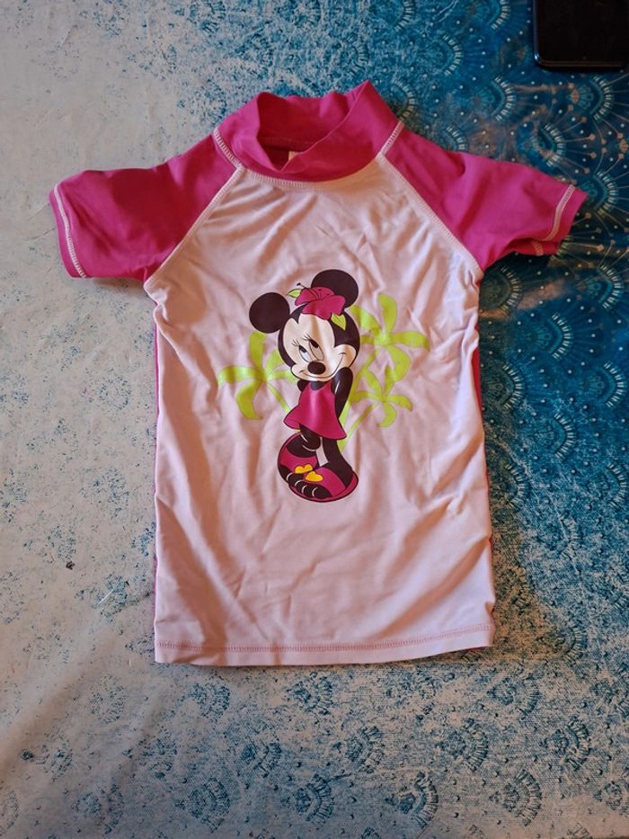 Tee-shirt UV minnie disney 4 ans