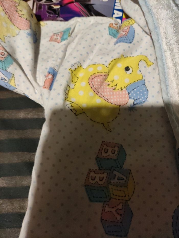 Magnifique peignoir garcon en 2 ans - photo numéro 2