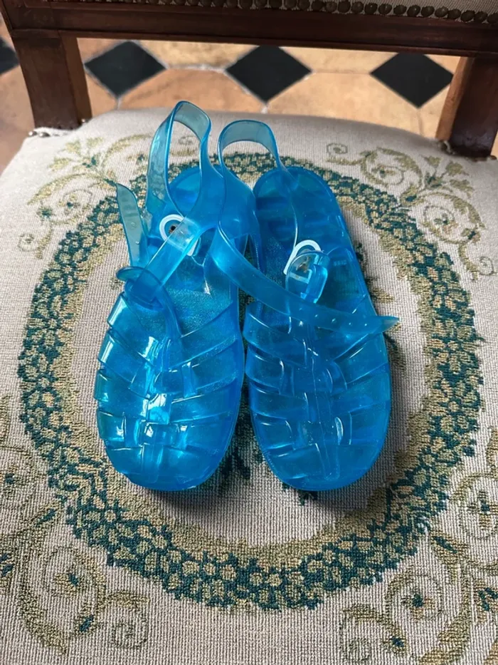 Chaussures mer plage méduses eau océan bleu clair 34 mixtes vintage rétro enfant