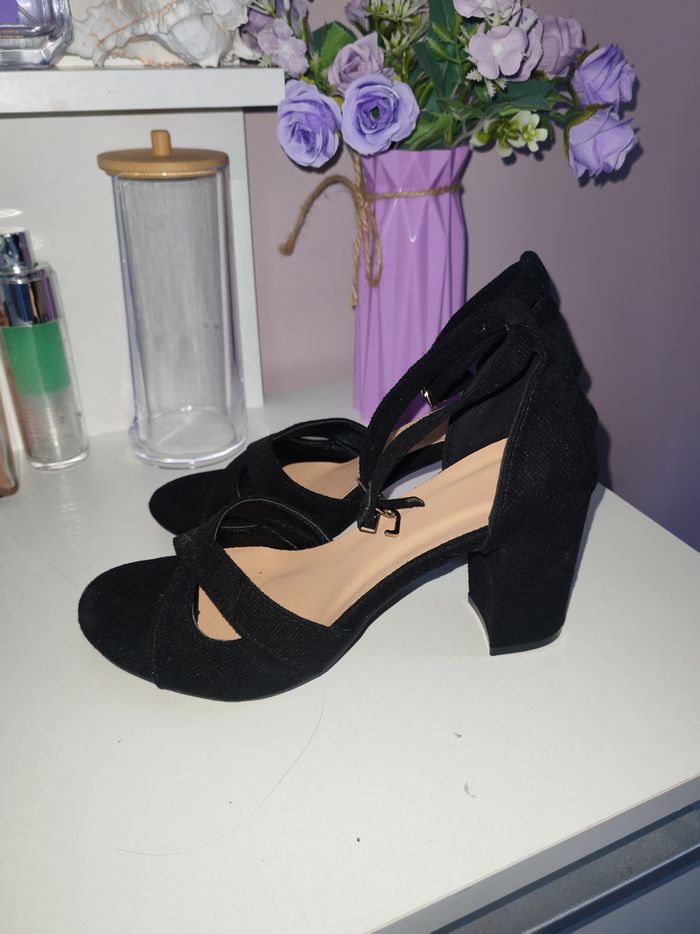 Chaussures a talon - photo numéro 3