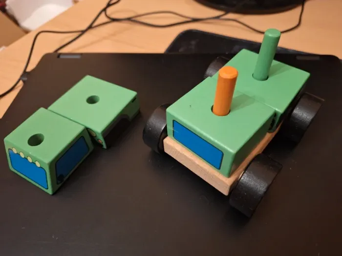 voiture en bois - photo numéro 2